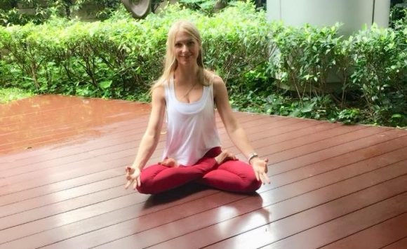 Lotus Pose ( Padmasana) and the knees