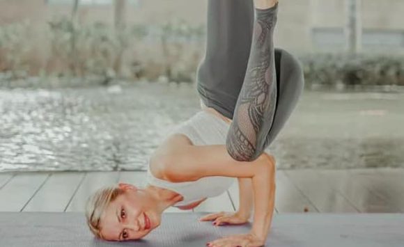 Fallen Angel (Devaduuta Panna Asana)